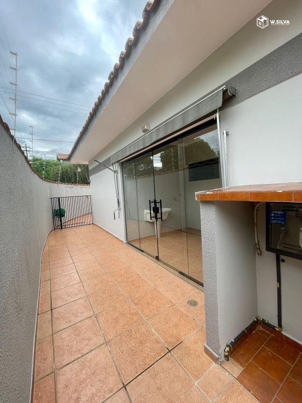 Casa em Bairro à venda no Vila Suíça: 