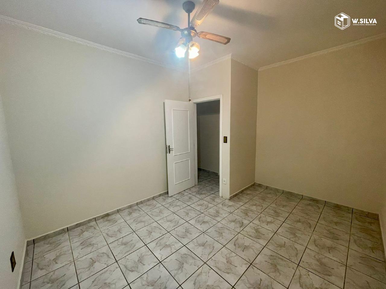 Casa em Bairro à venda no Vila Suíça: 