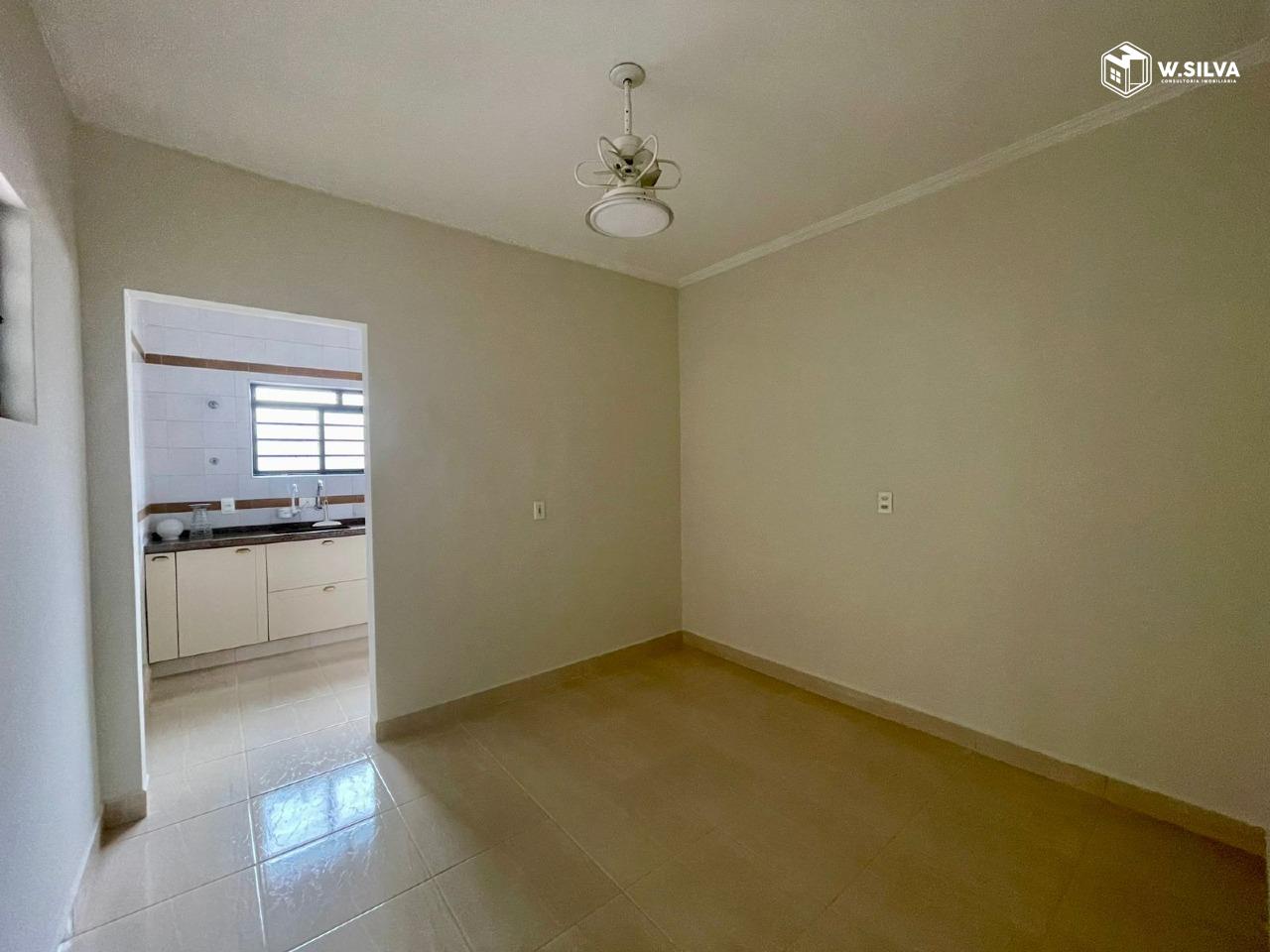 Casa em Bairro à venda no Vila Suíça: 