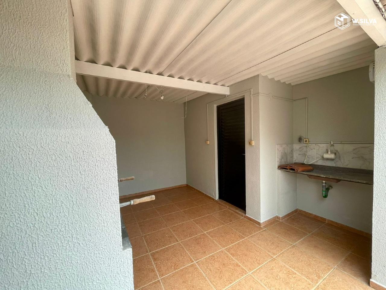 Casa em Bairro à venda no Vila Suíça: 