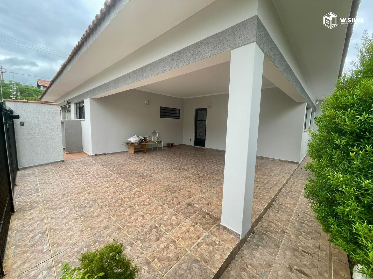 Casa em Bairro à venda no Vila Suíça: 