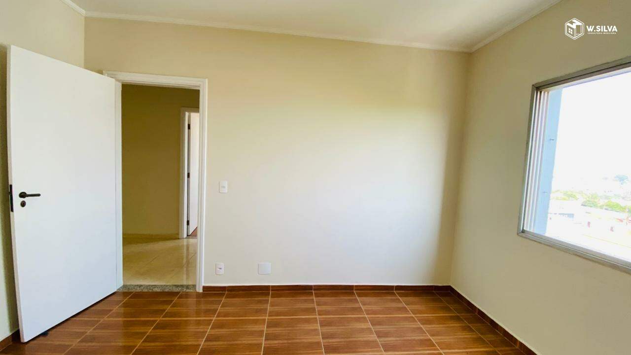 Apartamento à venda no Edifício Ana Lucia: quarto