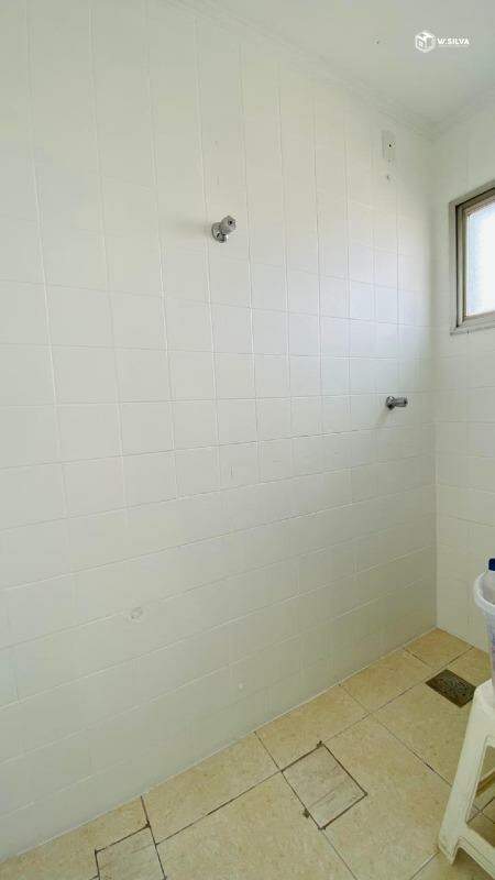 Apartamento à venda no Edifício Ana Lucia: despensa