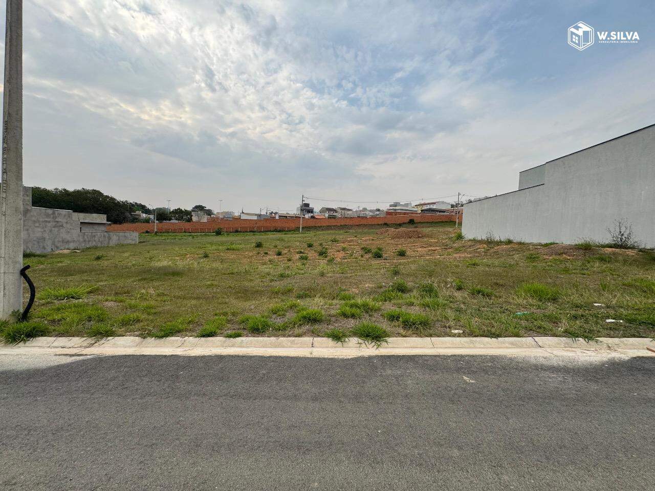 Terreno em condomínio à venda no Jardim Siena: 