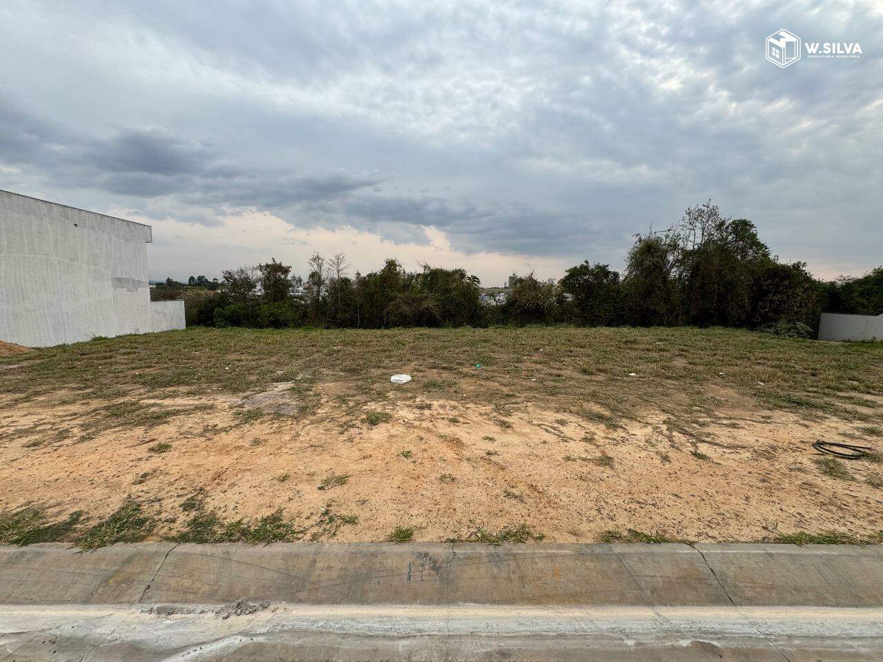 Terreno em condomínio à venda no Condomínio Park Gran Reserve: 