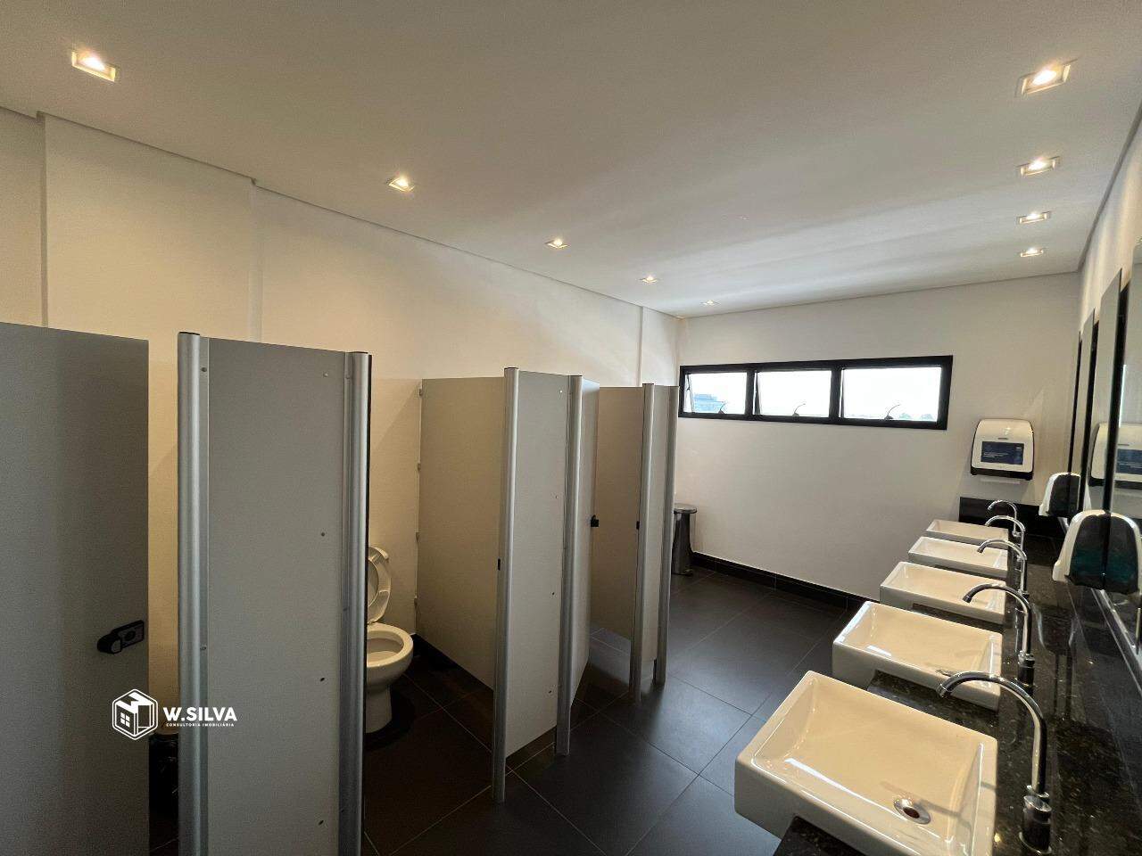Sala para aluguel no Sky Towers Office: Banheiro/Vestiário Externo