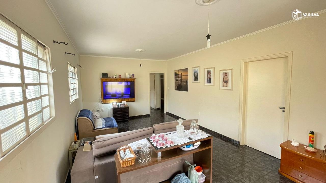 Casa em Bairro à venda no Vila Rubens: 