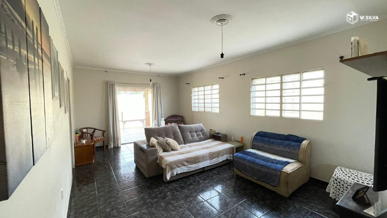 Casa em Bairro à venda no Vila Rubens: 