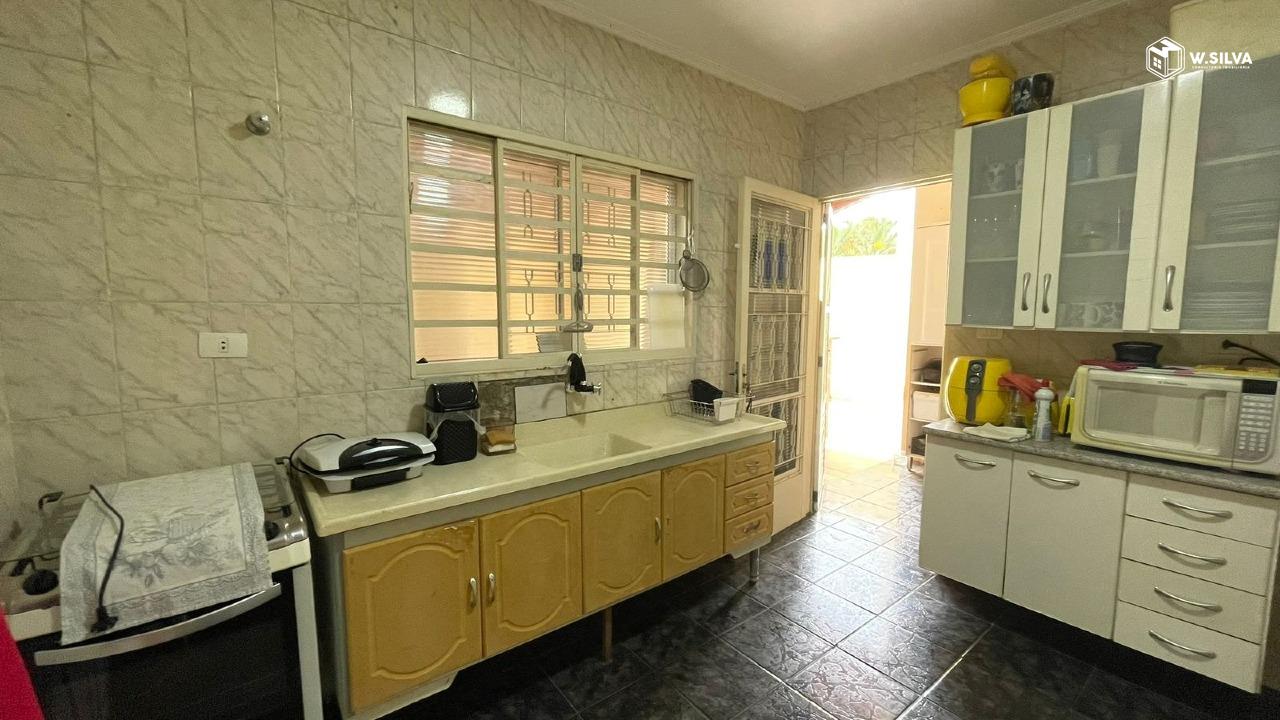Casa em Bairro à venda no Vila Rubens: 