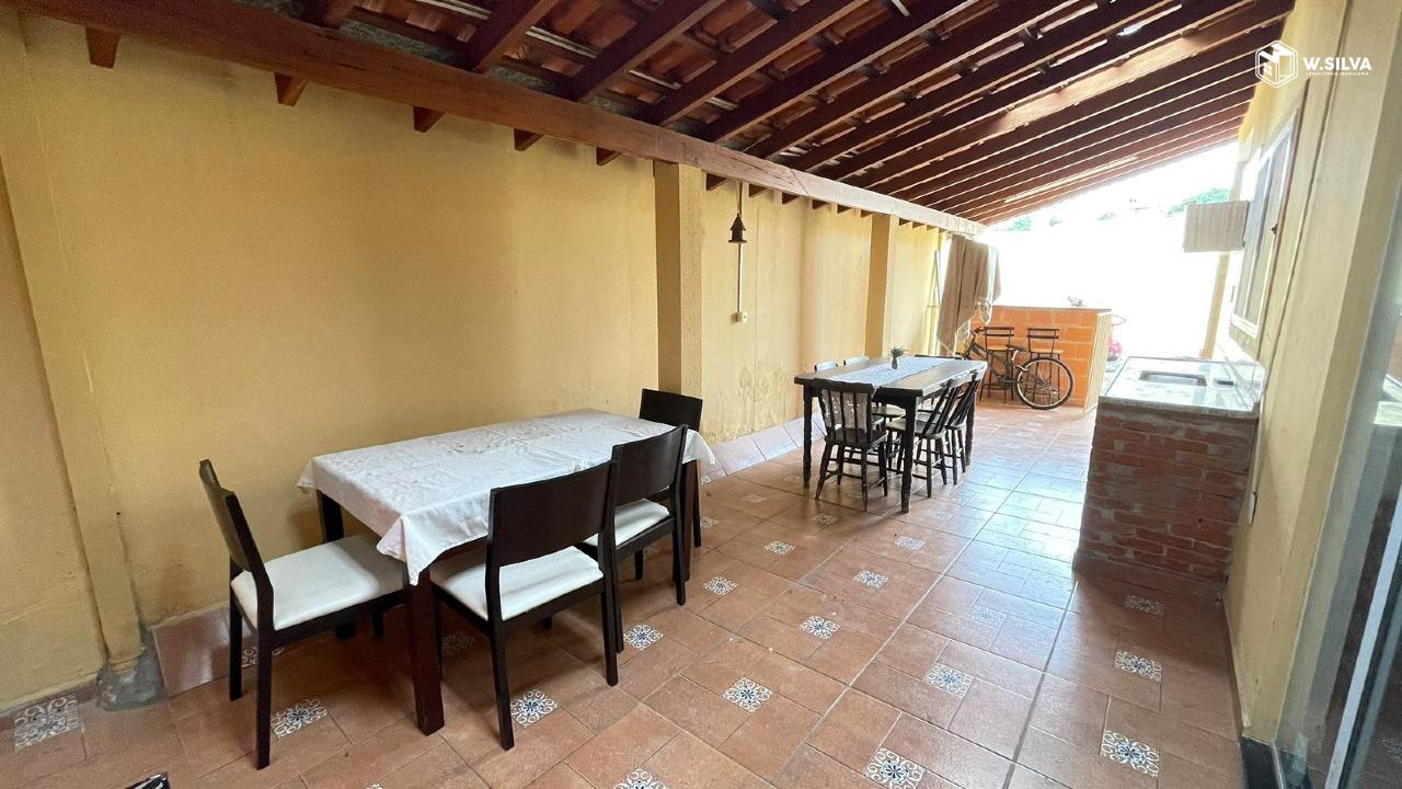 Casa em Bairro à venda no Vila Rubens: 