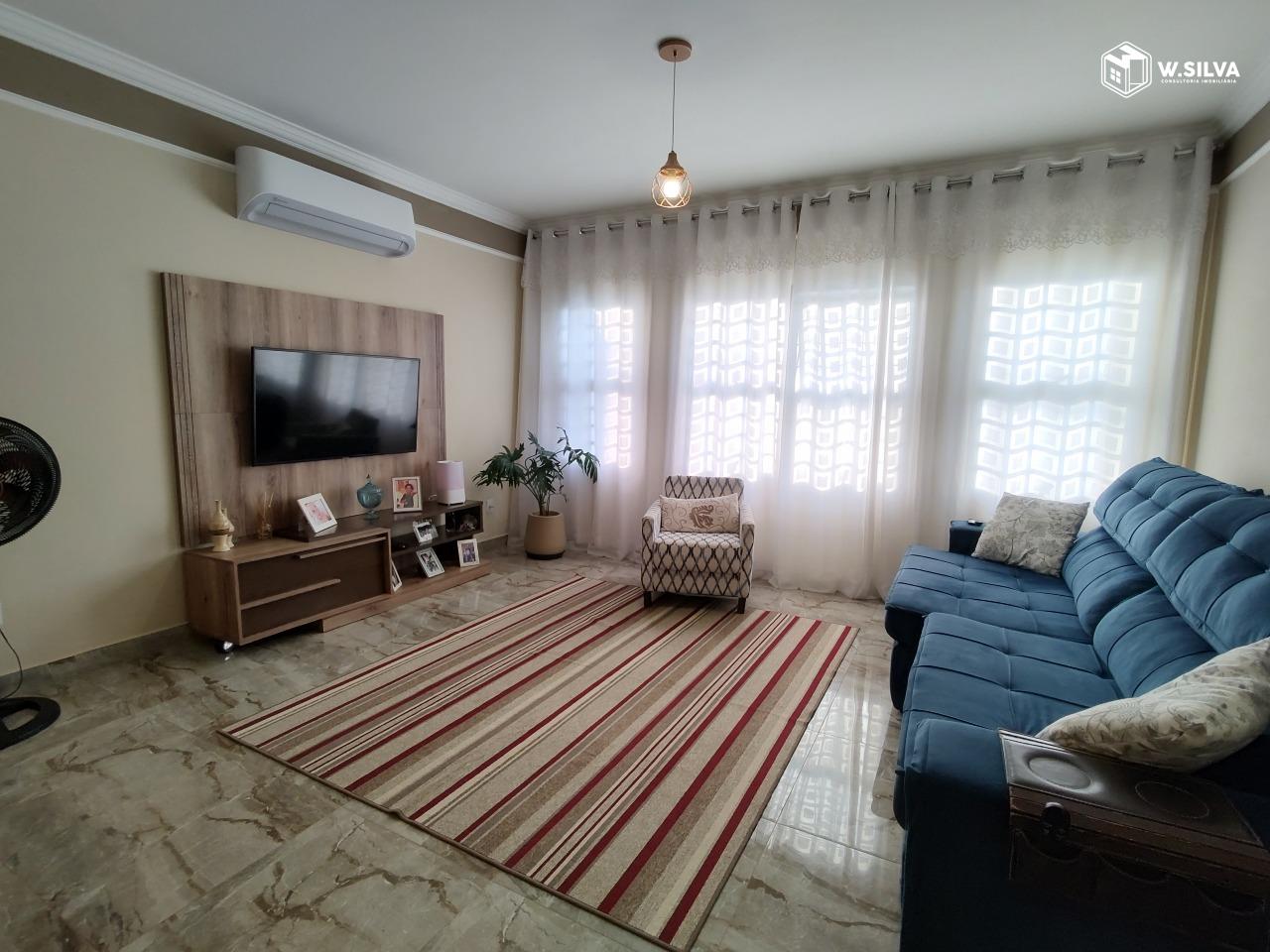 Casa em Bairro à venda no Parque São Lourenço: 