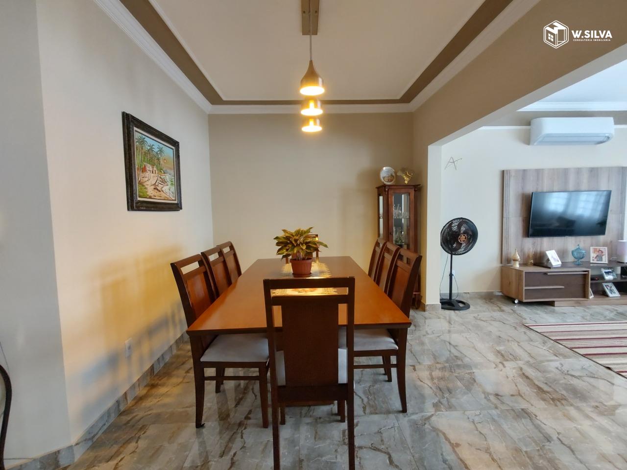 Casa em Bairro à venda no Parque São Lourenço: 