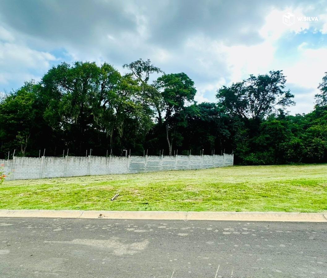 Terreno em condomínio à venda no Residencial London Park: 