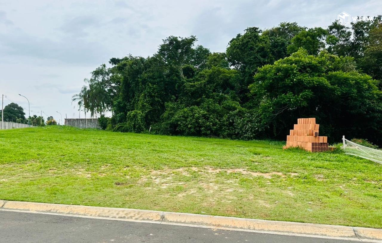 Terreno em condomínio à venda no Residencial London Park: 