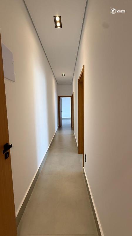 Casa em Condomínio à venda no Condomínio Dona Maria Candida: Corredor