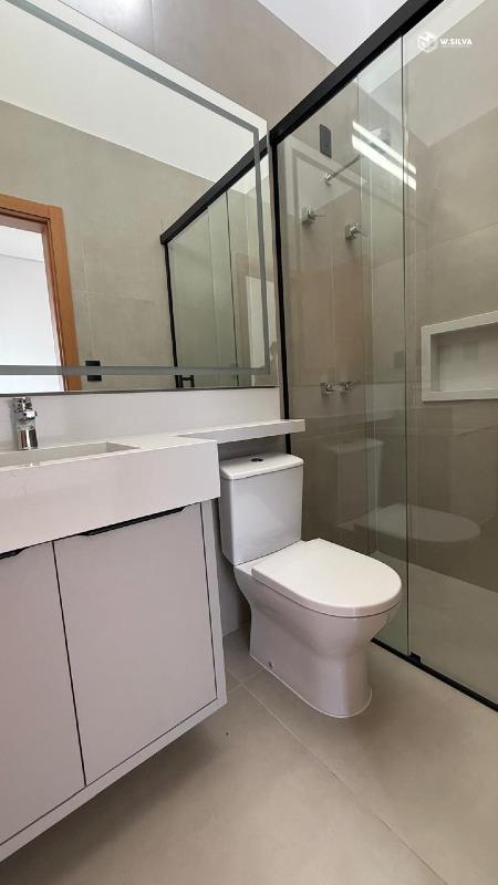 Casa em Condomínio à venda no Condomínio Dona Maria Candida: Banheiro