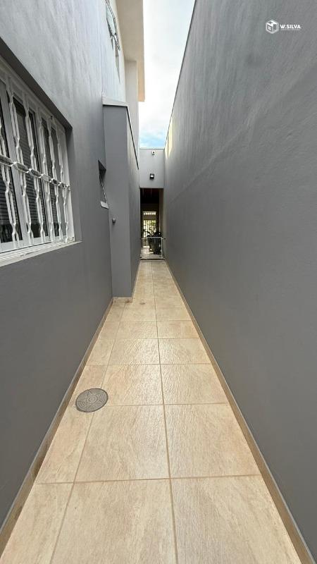 Casa em Bairro à venda no Jardim Residencial Veneza: 