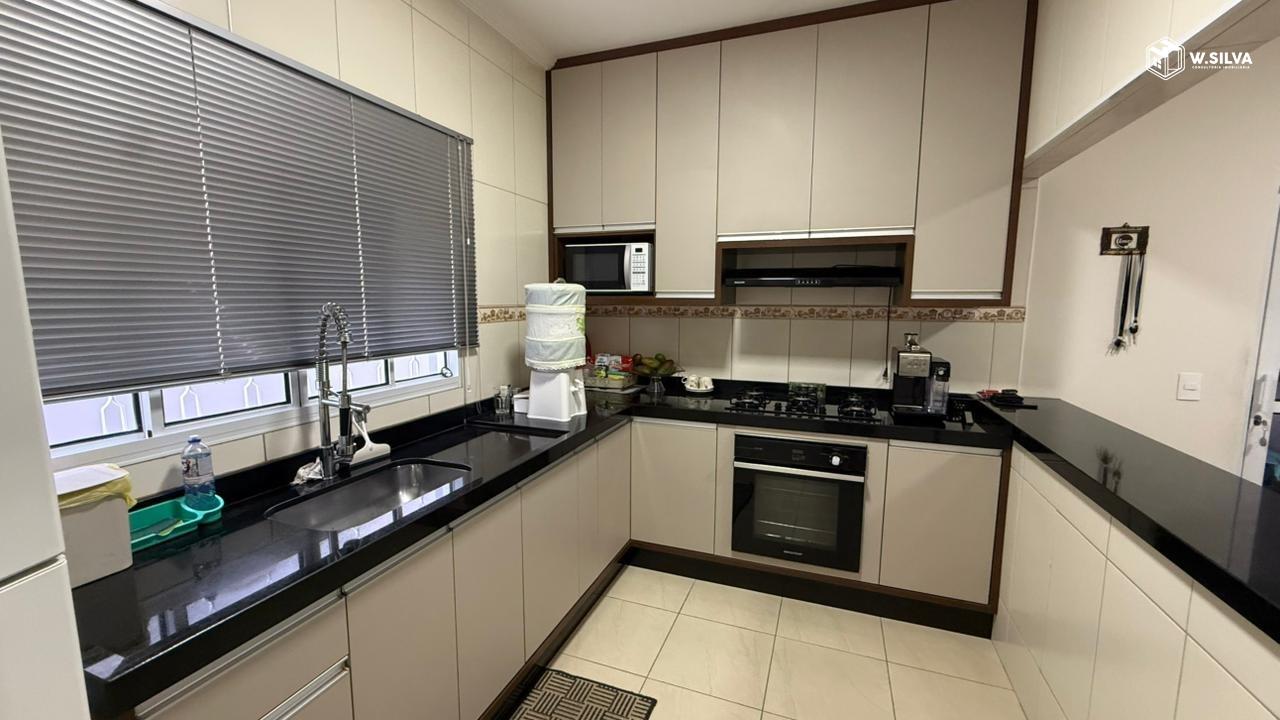 Casa em Bairro à venda no Jardim Residencial Veneza: 