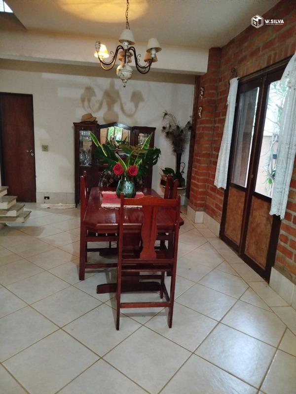 Casa em Bairro à venda no Jardim Esplanada II: 