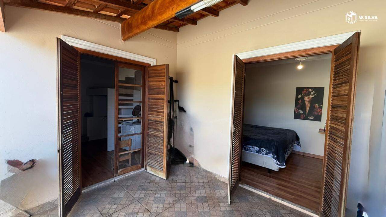 Casa em Condomínio à venda no Condomínio Moradas de Itaici: 