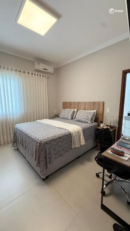 Casa em Bairro à venda no Jardim Esplanada: 