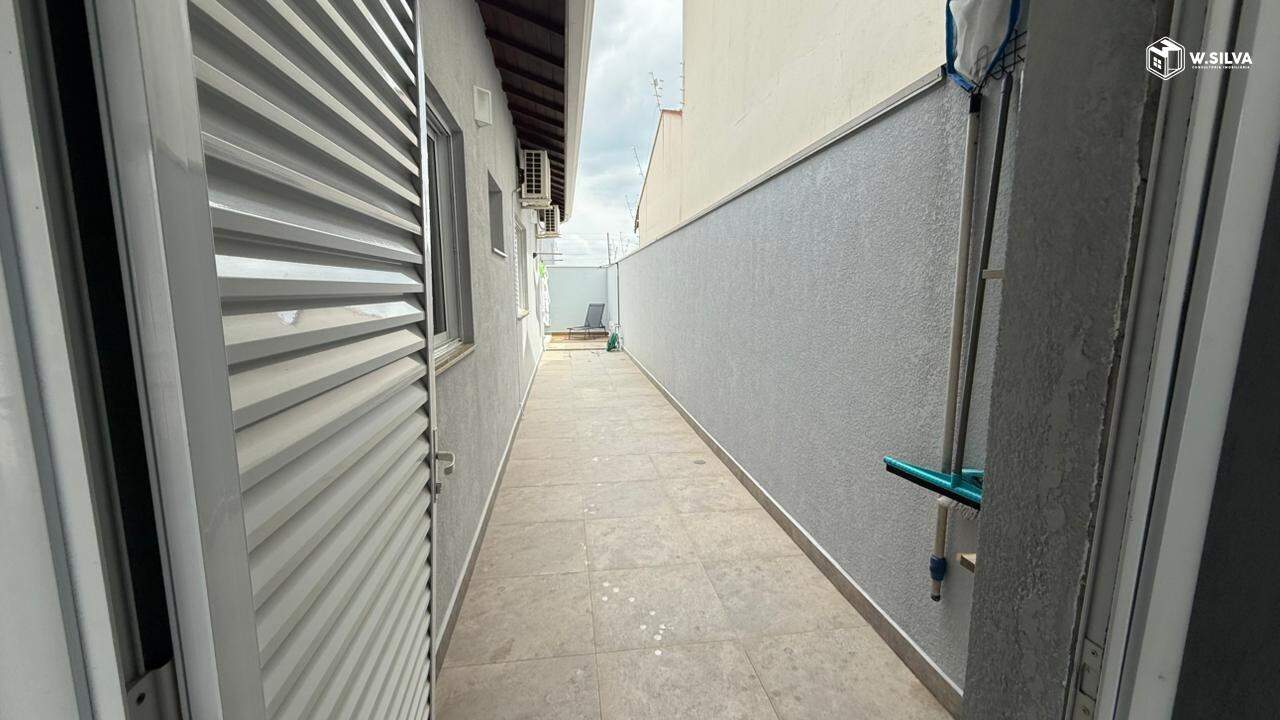 Casa em Bairro à venda no Jardim Esplanada: 