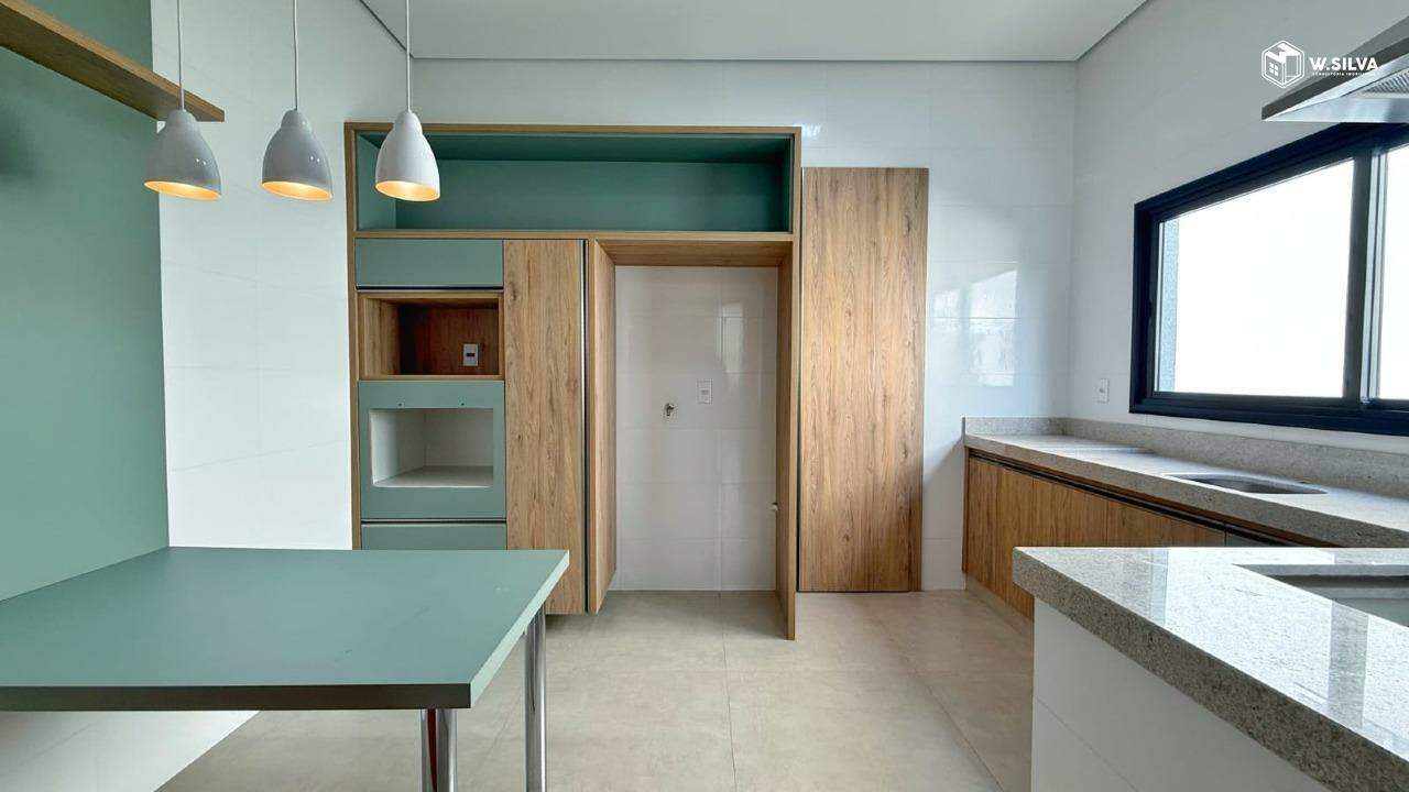 Sobrado para aluguel no Jardim Vila Paradiso: 