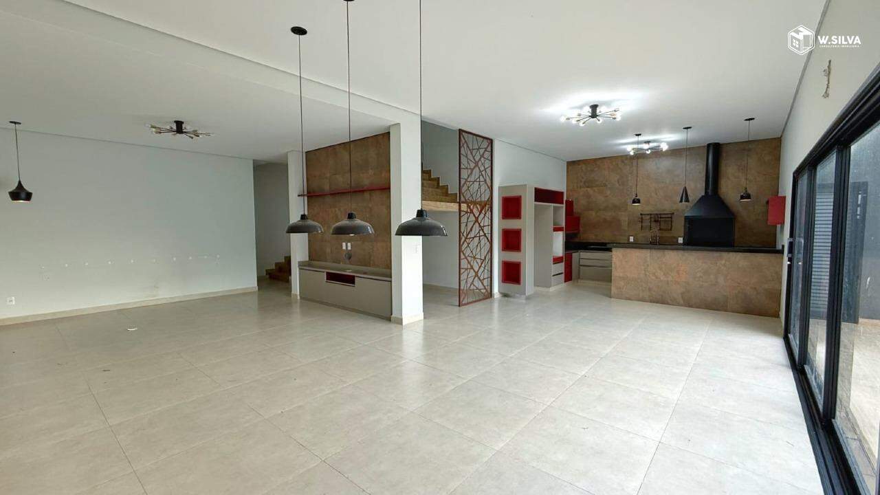 Sobrado para aluguel no Jardim Vila Paradiso: 