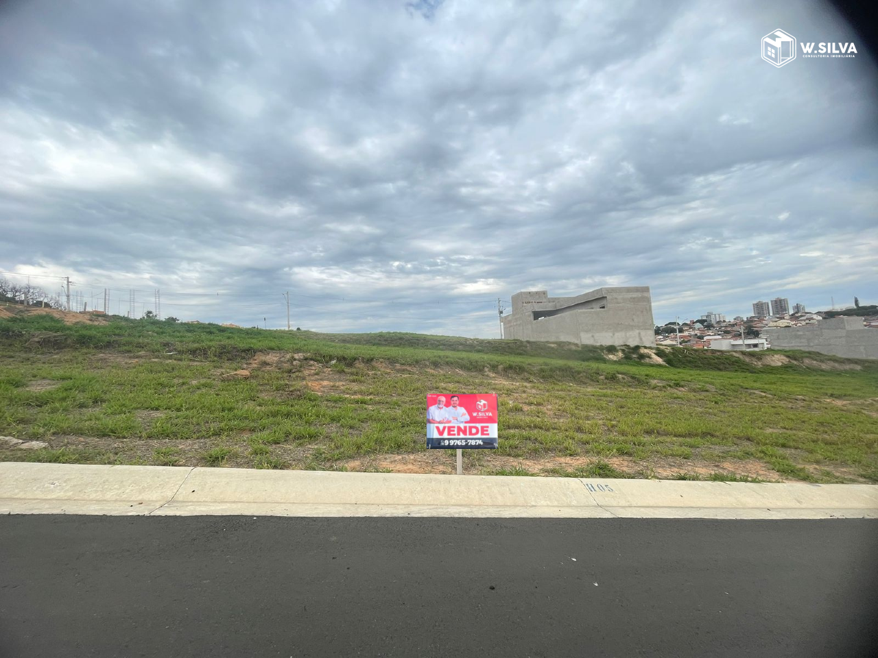 Terreno em condomínio à venda no Condominio Park Vista Real: 