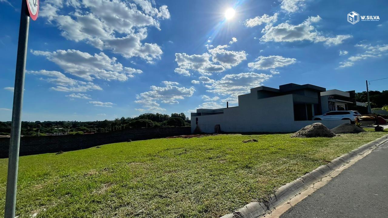 Terreno em condomínio à venda no Condomínio Residencial Evidências: 