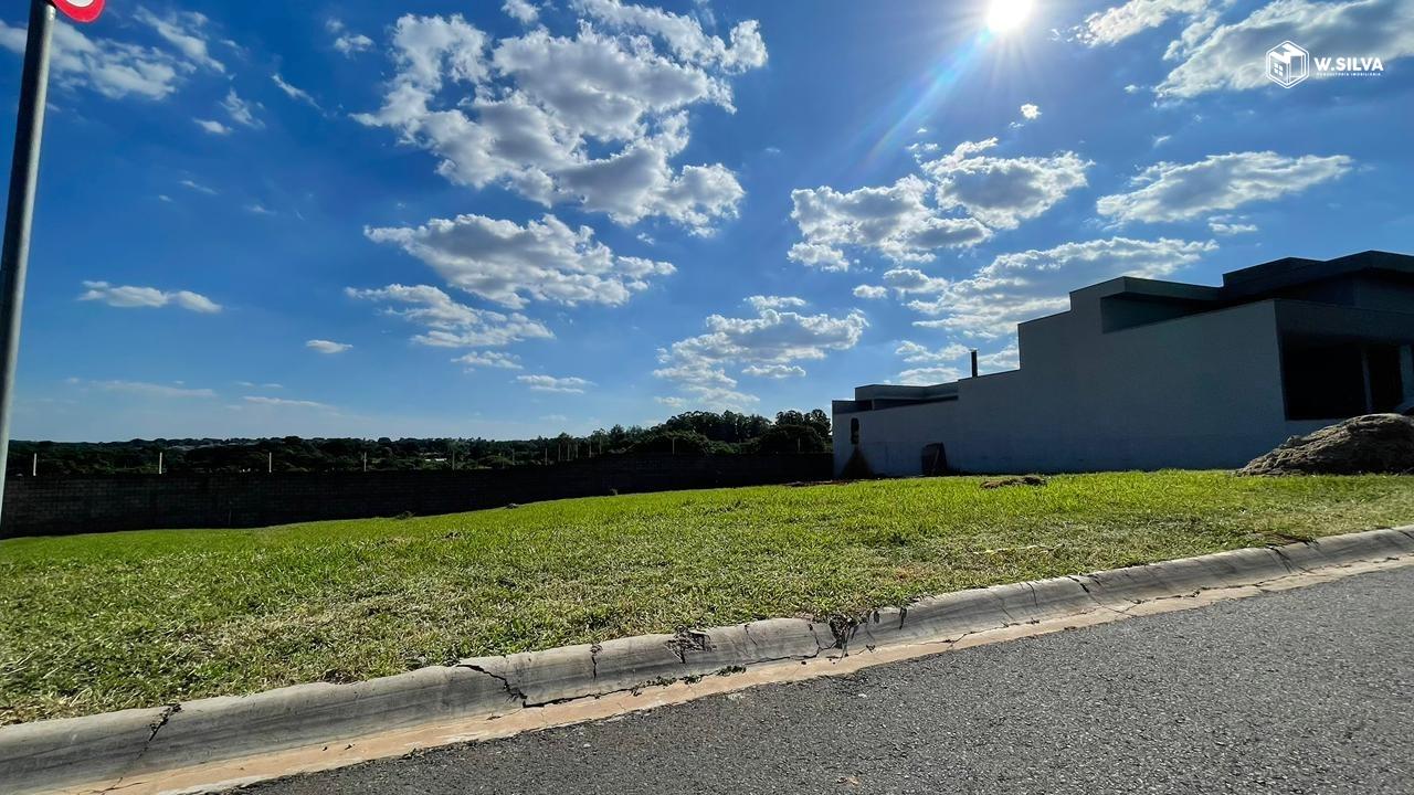 Terreno em condomínio à venda no Condomínio Residencial Evidências: 