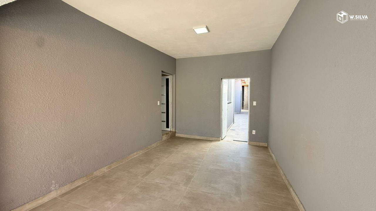 Casa em Bairro à venda no Jardim Primavera: GARAGEM