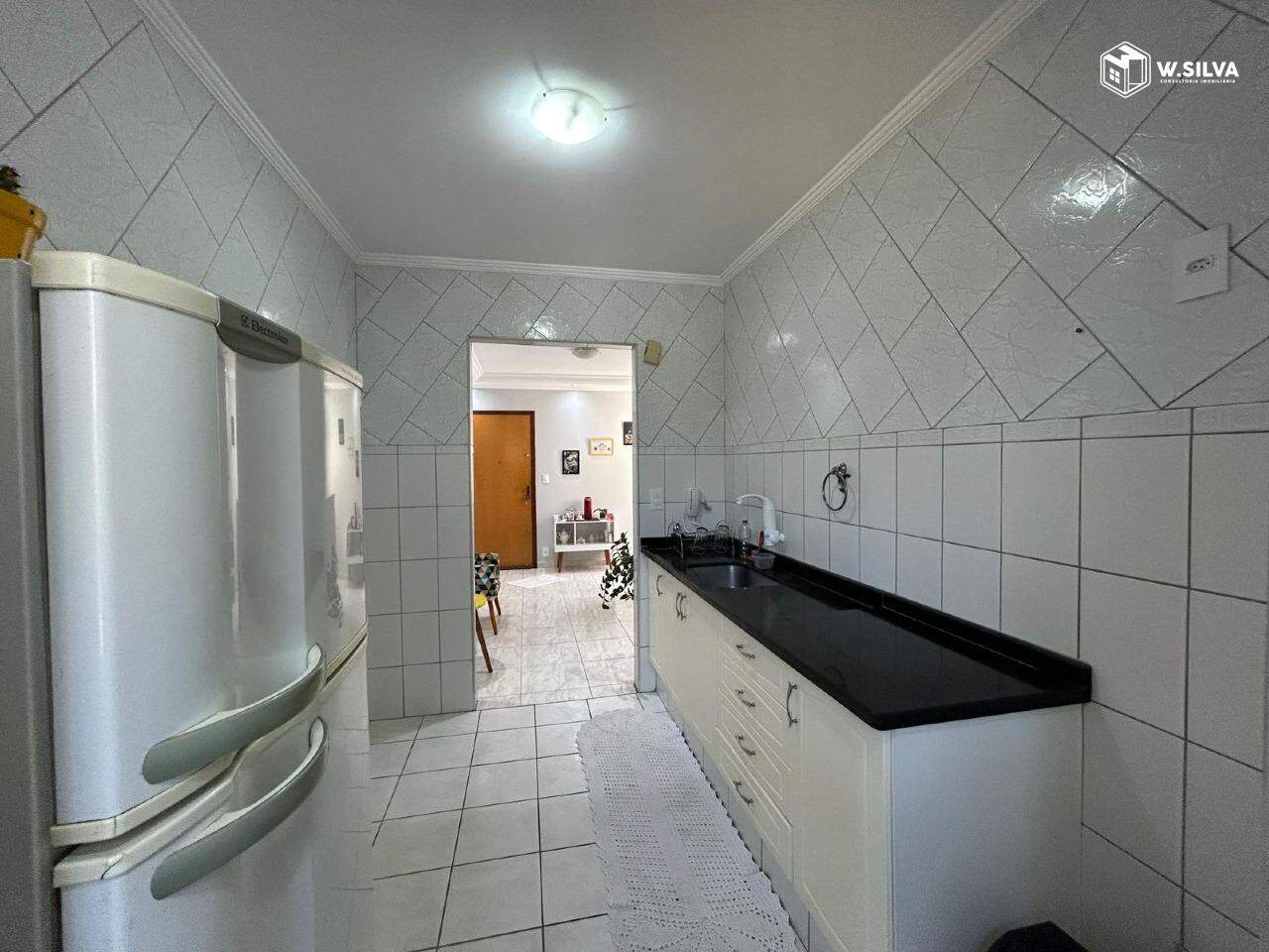 Apartamento à venda no Village Azaleia: 