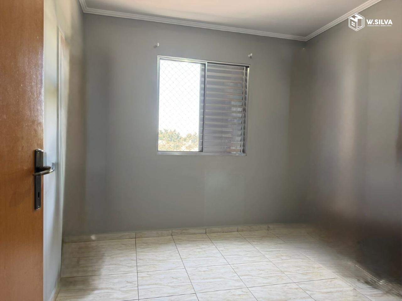 Apartamento à venda no Village Azaleia: 