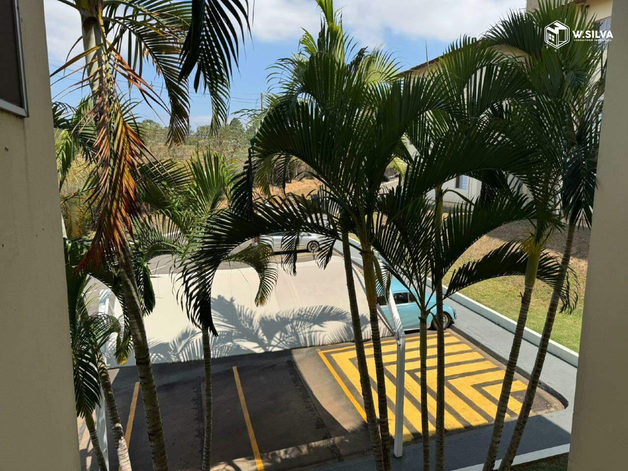 Apartamento à venda no Village Azaleia: 