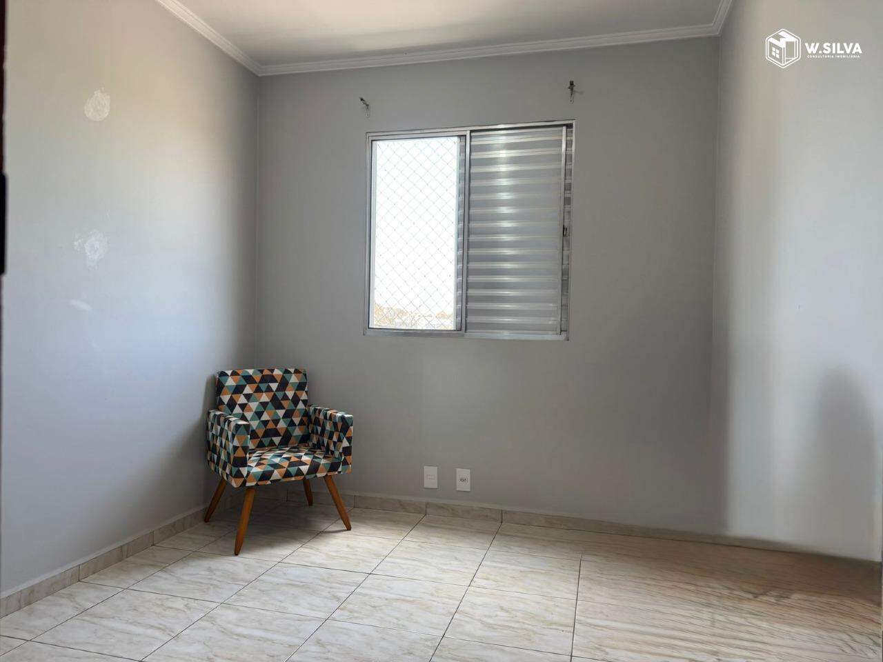 Apartamento à venda no Village Azaleia: 