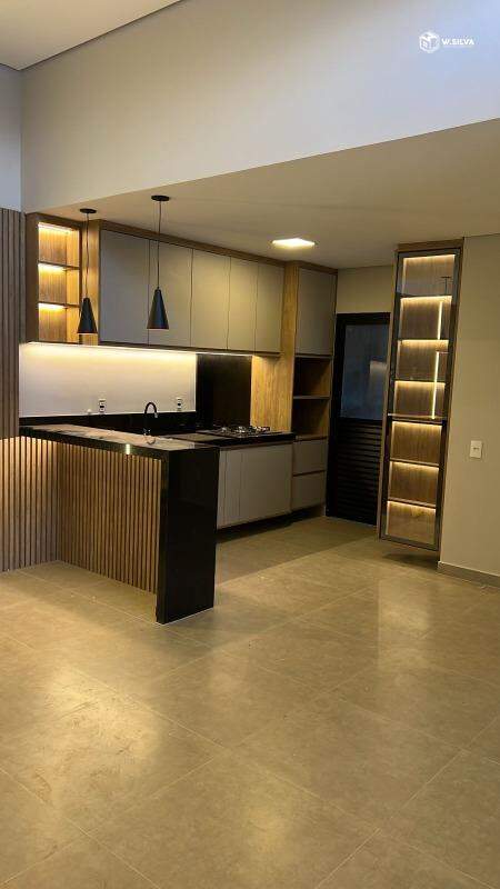 Casa em Bairro à venda no Vila Avaí: