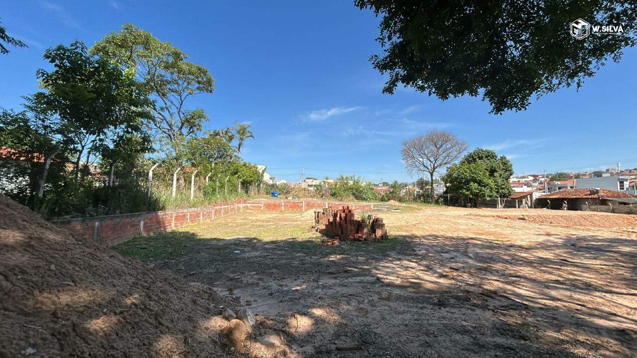 Terreno à venda no Chácara Alvorada:
