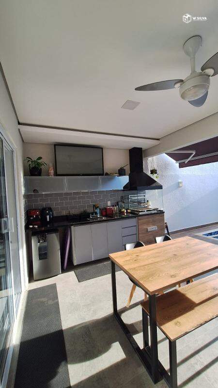 Casa em Condomínio à venda no Jardim Laguna: