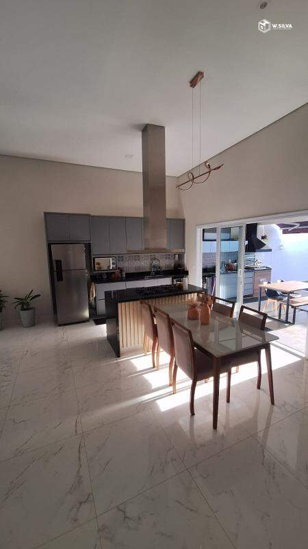 Casa em Condomínio à venda no Jardim Laguna: