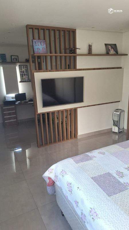 Casa em Condomínio à venda no Jardim Laguna: