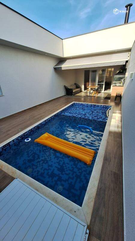 Casa em Condomínio à venda no Jardim Laguna:
