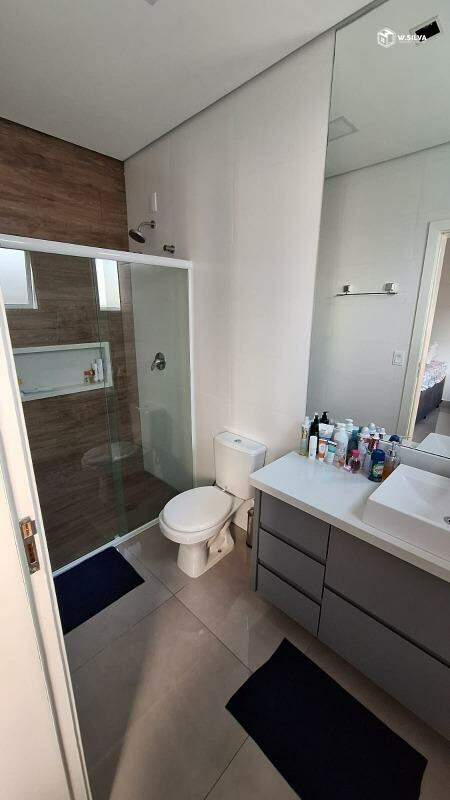 Casa em Condomínio à venda no Jardim Laguna: