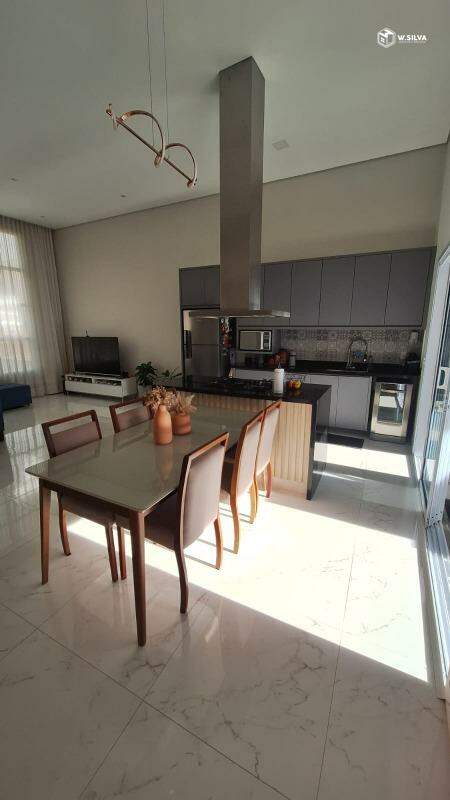 Casa em Condomínio à venda no Jardim Laguna: