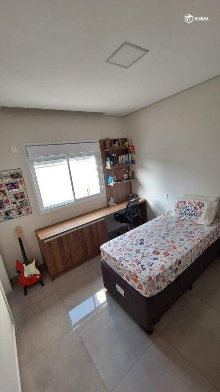 Casa em Condomínio à venda no Jardim Laguna: