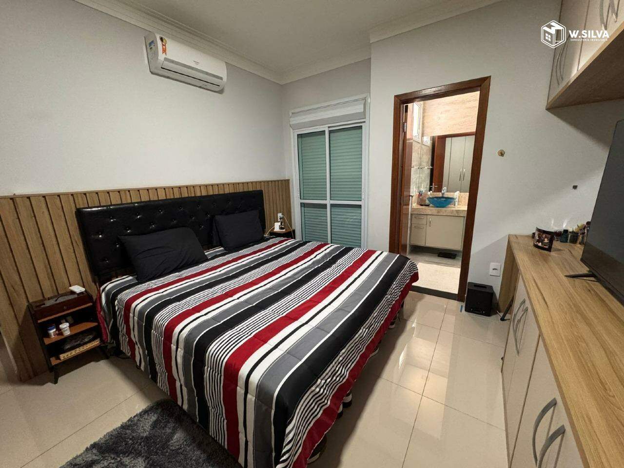 Casa em Condomínio à venda no Jardins do Império: 