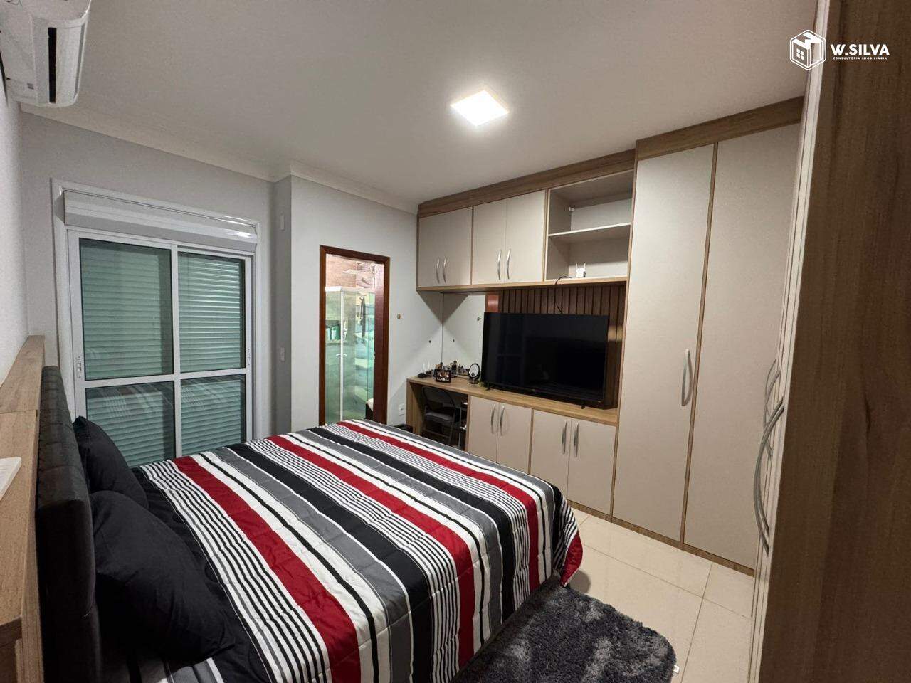 Casa em Condomínio à venda no Jardins do Império: 