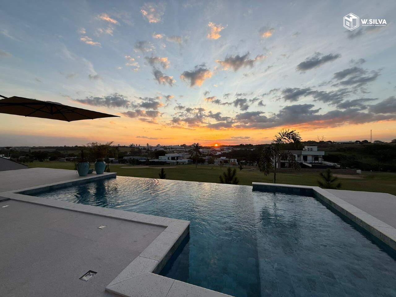 Casa em Condomínio à venda no Condomínio Jardins do Golfe Residencial: