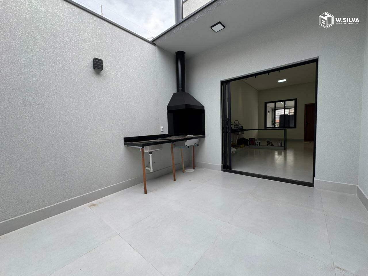 Casa em Bairro à venda no Jardim Residencial Nova Veneza: