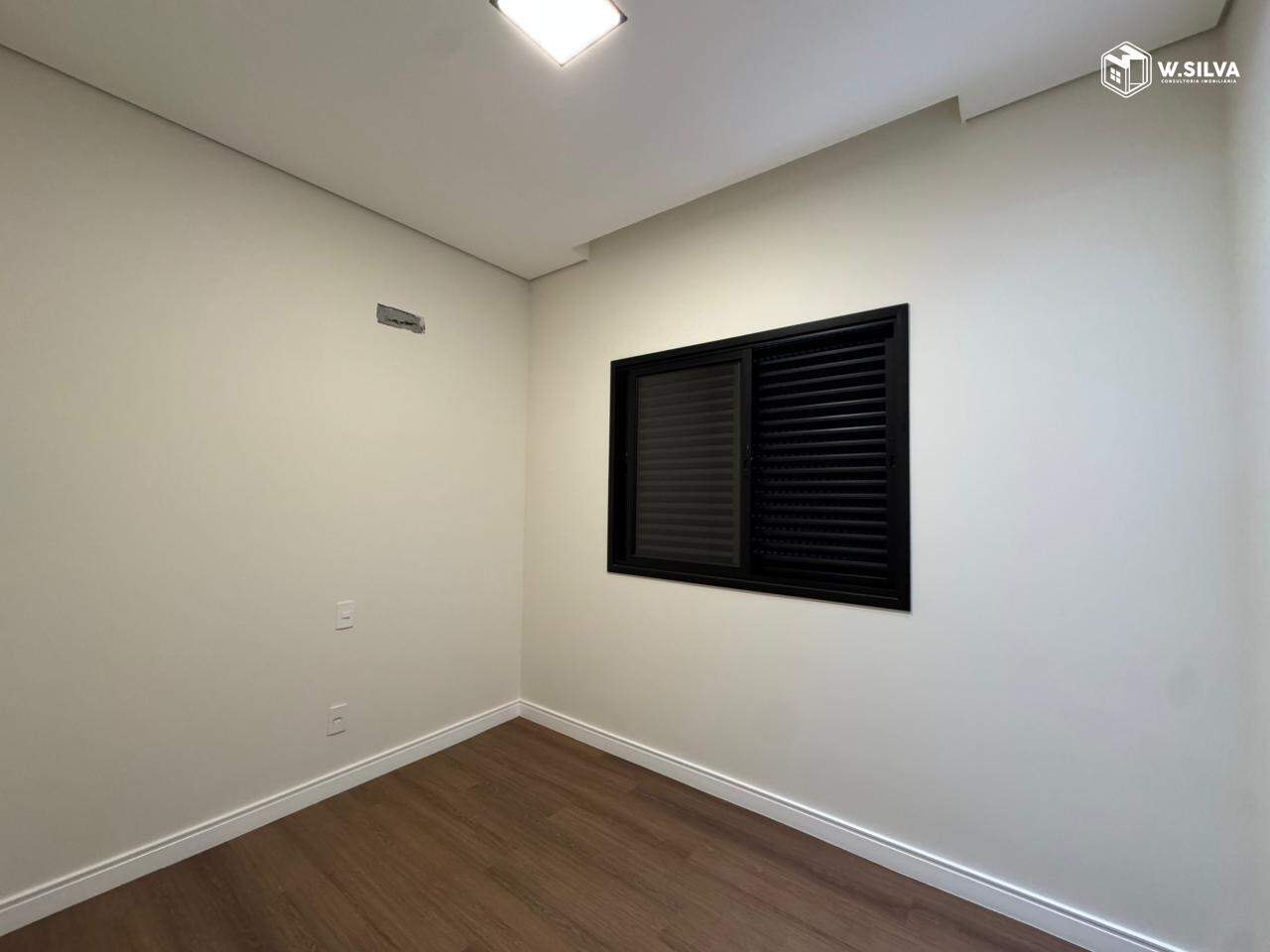 Casa em Bairro à venda no Jardim Residencial Nova Veneza:
